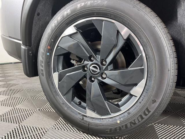 new 2025 Nissan Rogue car, priced at $30,685