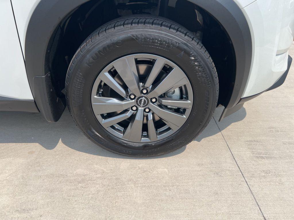 new 2025 Nissan Pathfinder car, priced at $41,685