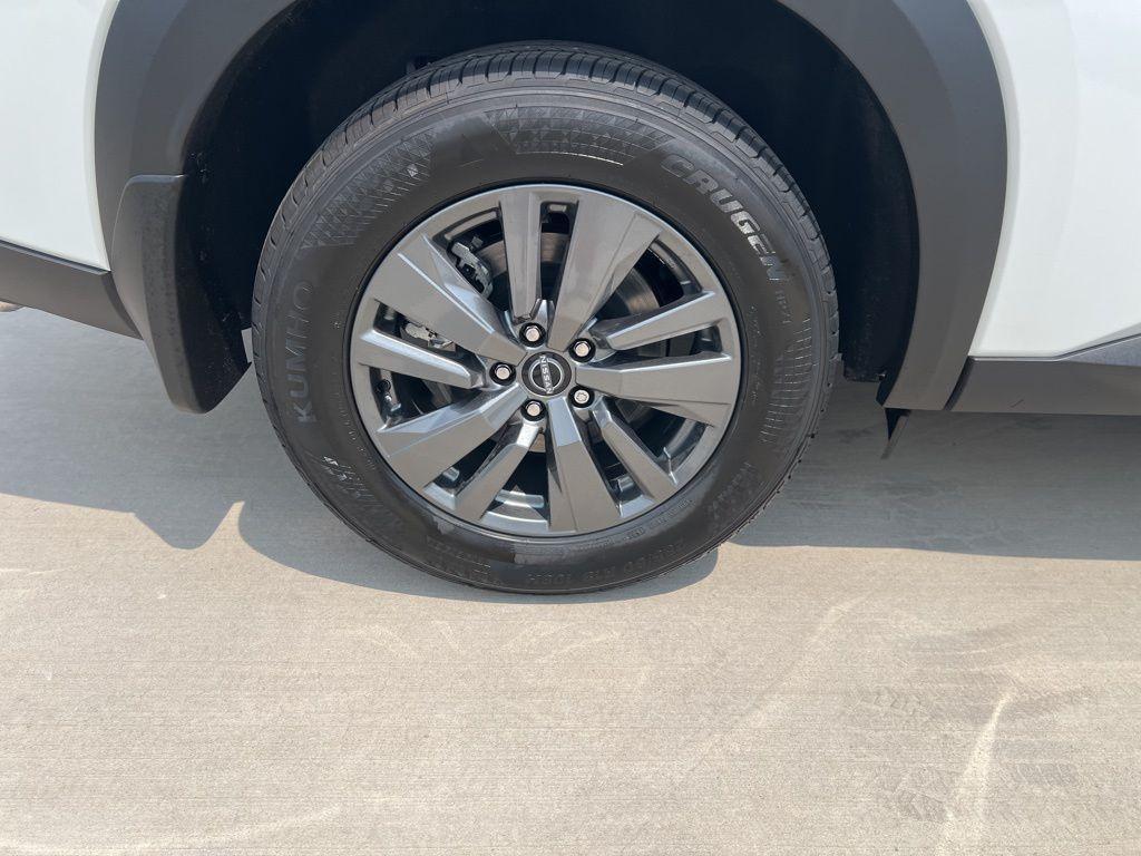 new 2025 Nissan Pathfinder car, priced at $41,685