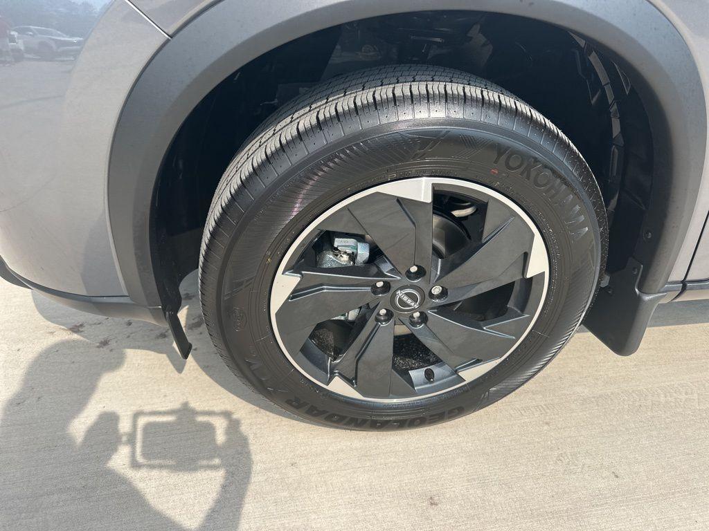 new 2025 Nissan Rogue car, priced at $33,115