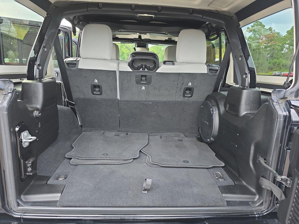 used 2022 Jeep Wrangler Unlimited car, priced at $37,400
