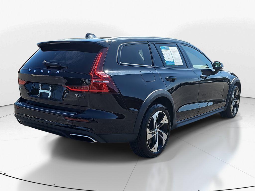 used 2021 Volvo V60 Cross Country car, priced at $21,400