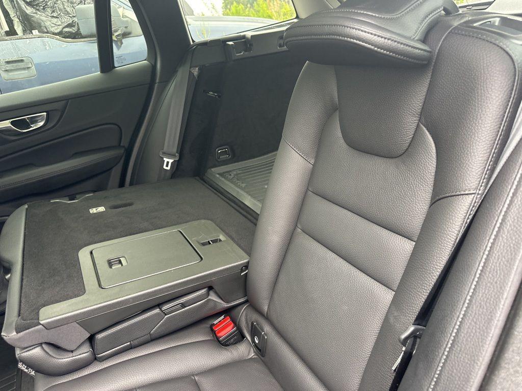 used 2021 Volvo V60 Cross Country car, priced at $19,991