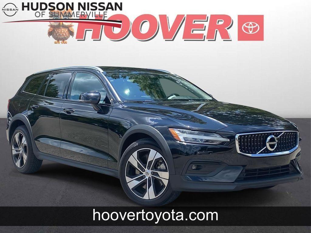 used 2021 Volvo V60 Cross Country car, priced at $19,991