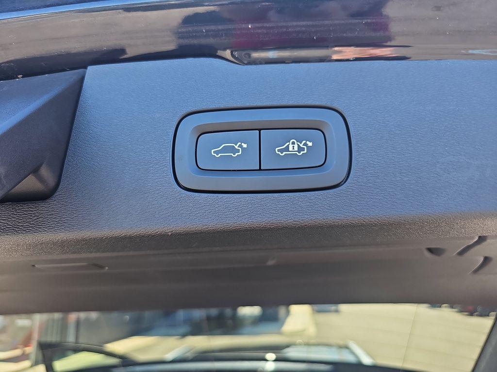 used 2021 Volvo V60 Cross Country car, priced at $21,400