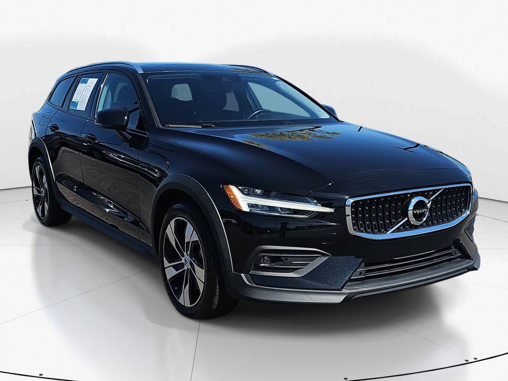 used 2021 Volvo V60 Cross Country car, priced at $21,400