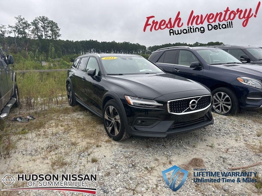 used 2021 Volvo V60 Cross Country car, priced at $19,991