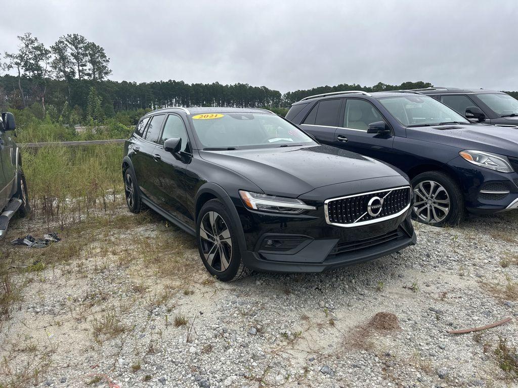 used 2021 Volvo V60 Cross Country car, priced at $19,991