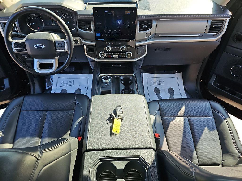 used 2024 Ford Expedition car, priced at $37,900