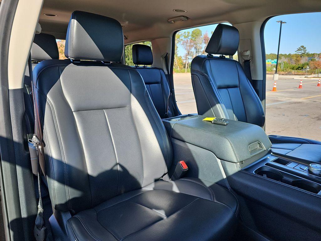 used 2024 Ford Expedition car, priced at $37,900