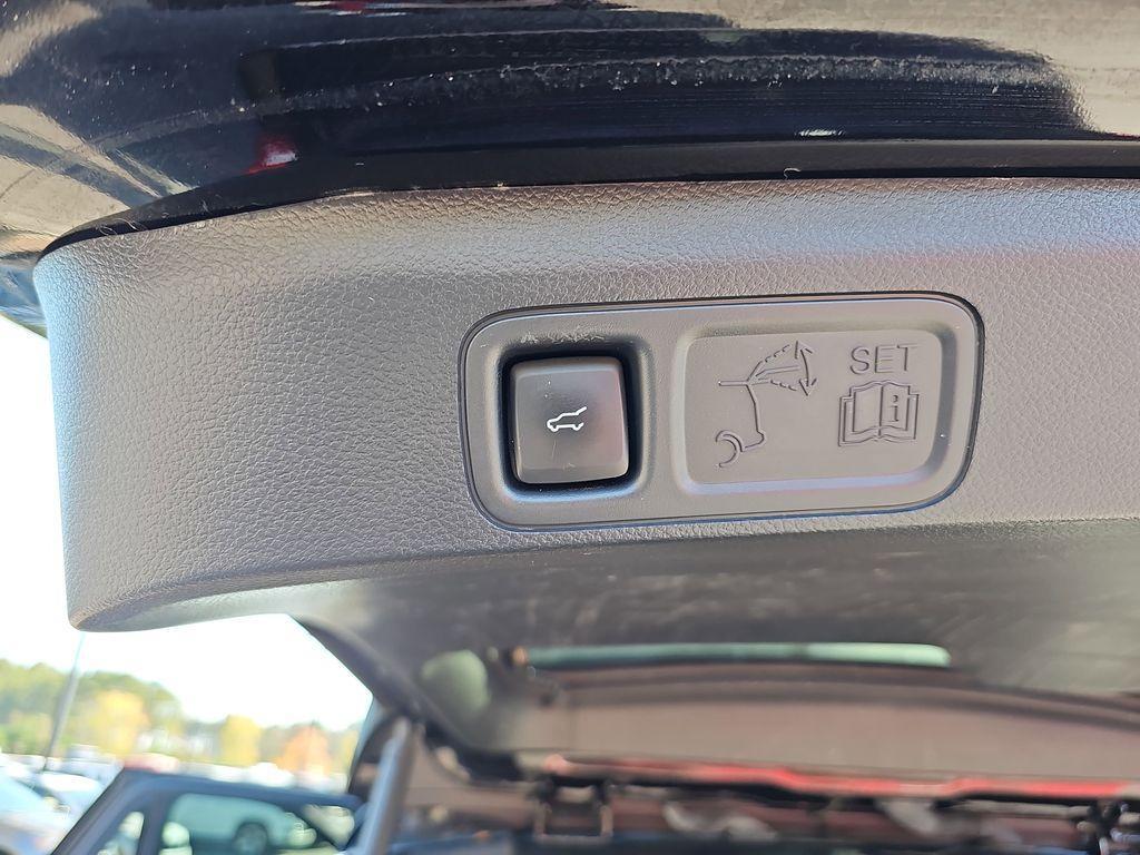 used 2024 Ford Expedition car, priced at $37,900