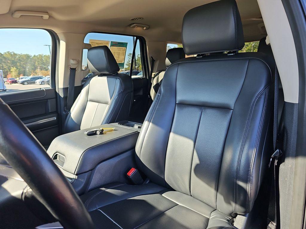 used 2024 Ford Expedition car, priced at $37,900