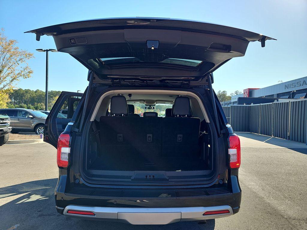 used 2024 Ford Expedition car, priced at $37,900