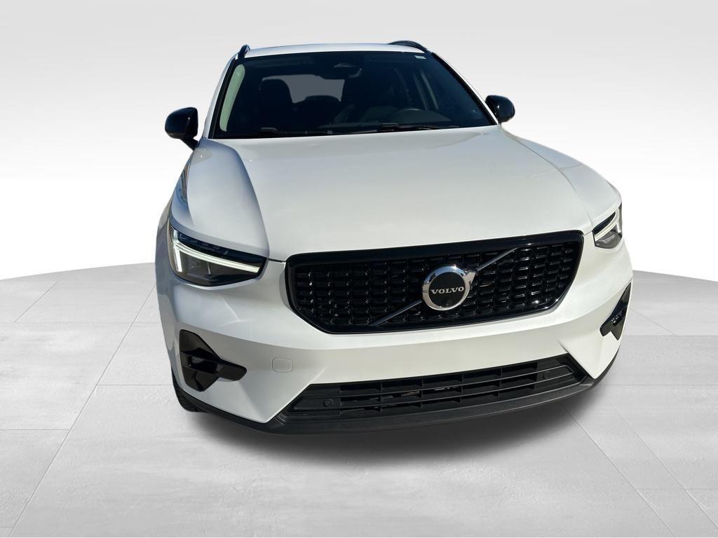 used 2023 Volvo XC40 car, priced at $33,982