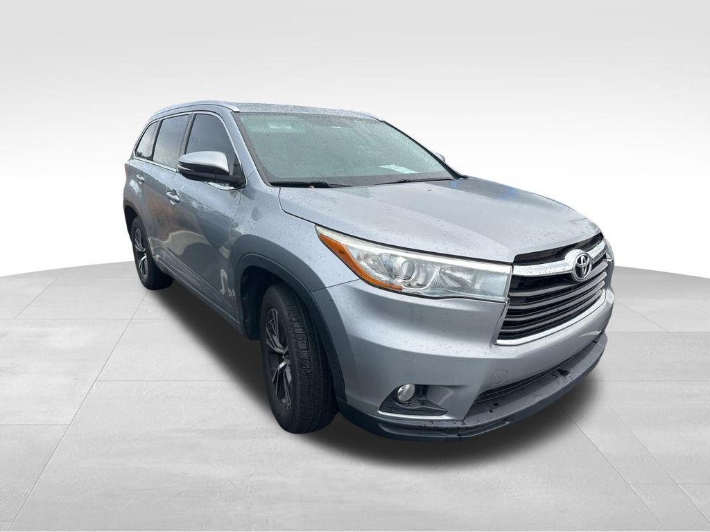 used 2016 Toyota Highlander car, priced at $21,822