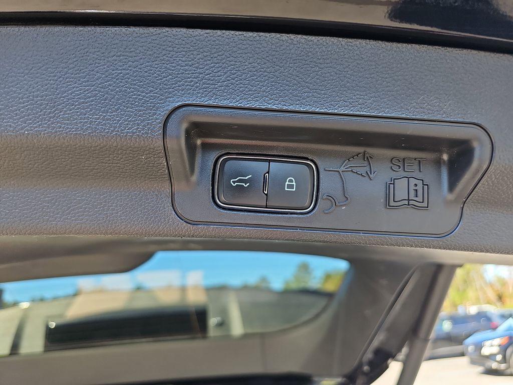 used 2023 Ford Explorer car, priced at $27,600