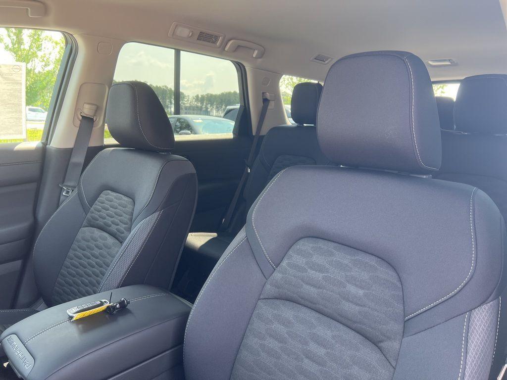 new 2025 Nissan Pathfinder car, priced at $39,888