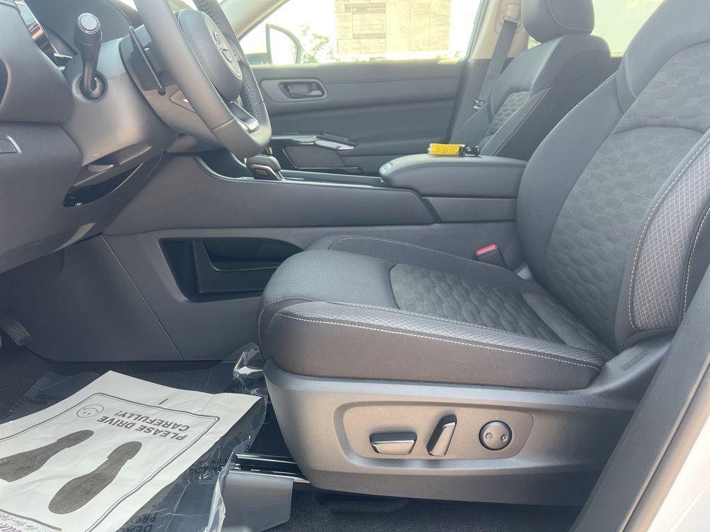 new 2025 Nissan Pathfinder car, priced at $39,888