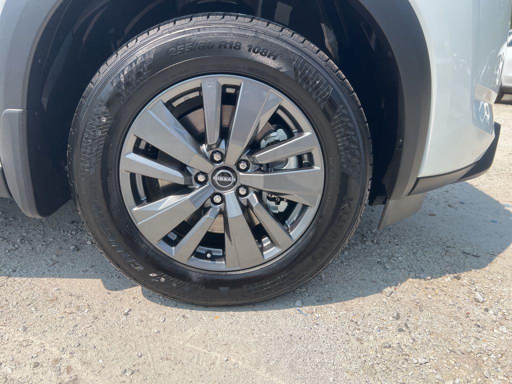 new 2025 Nissan Pathfinder car, priced at $39,888