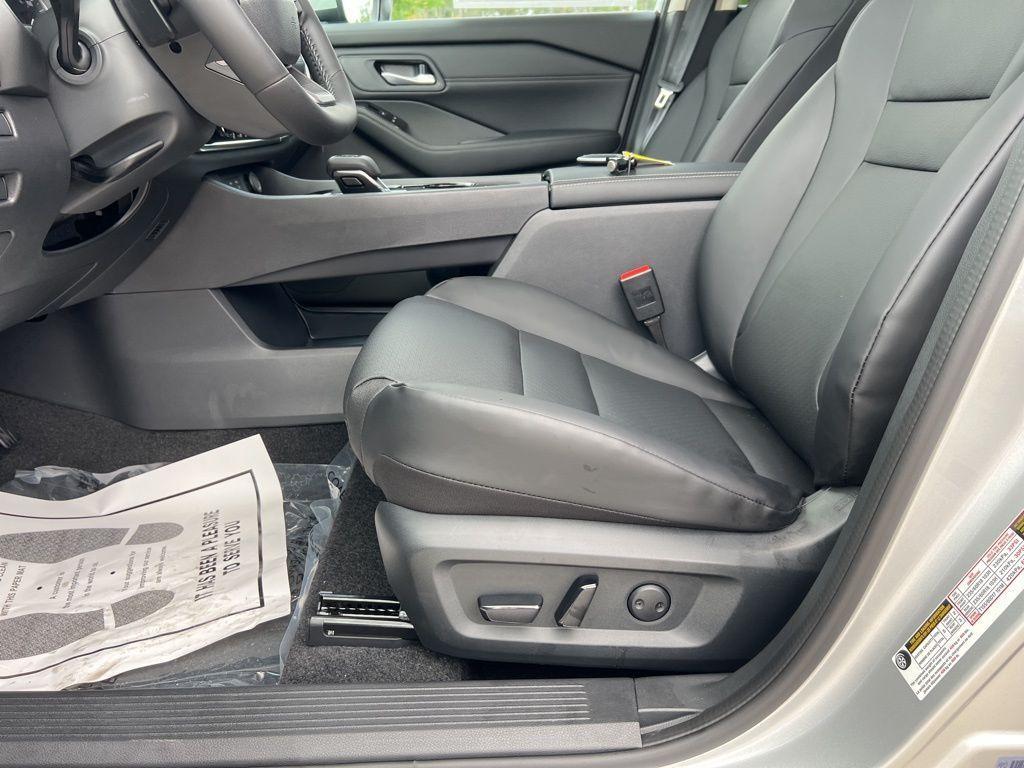 new 2025 Nissan Rogue car, priced at $32,482