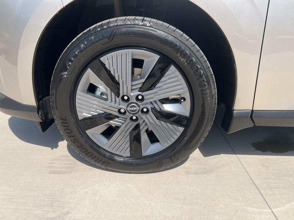 new 2025 Nissan Murano car, priced at $45,885
