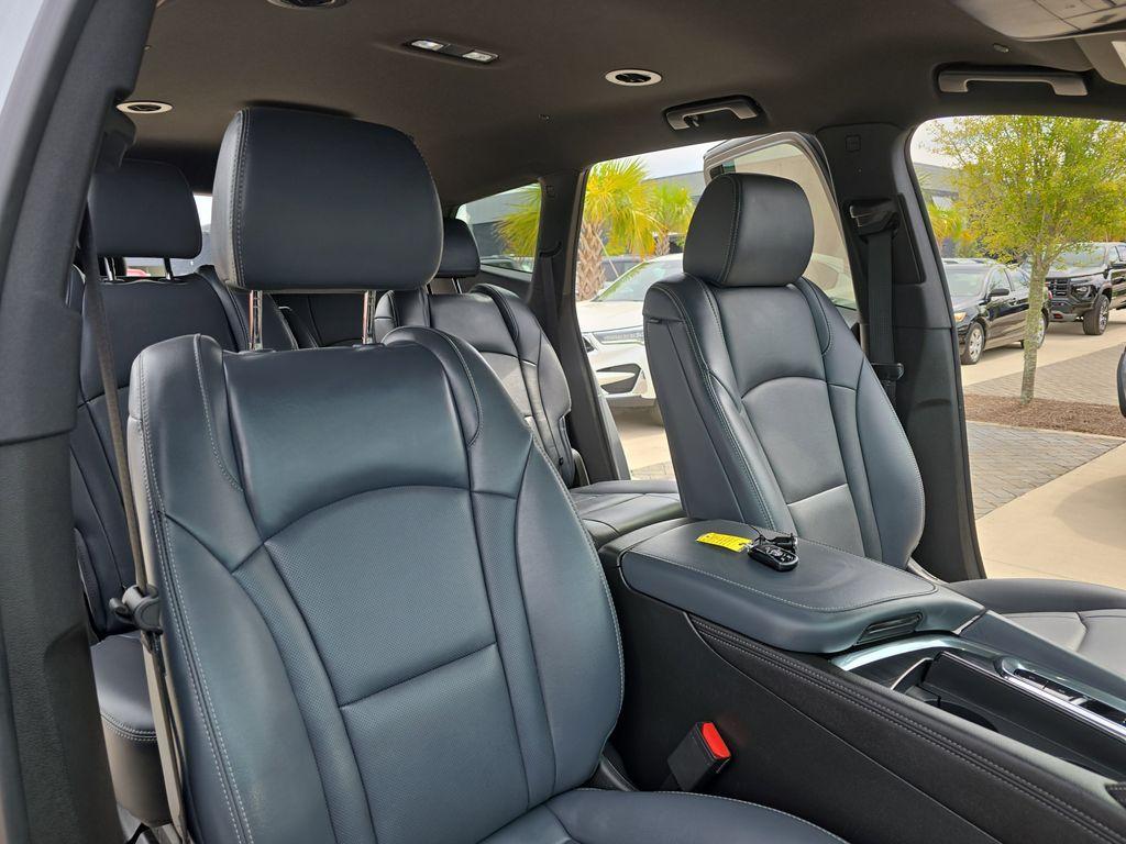 used 2023 Buick Enclave car, priced at $34,800