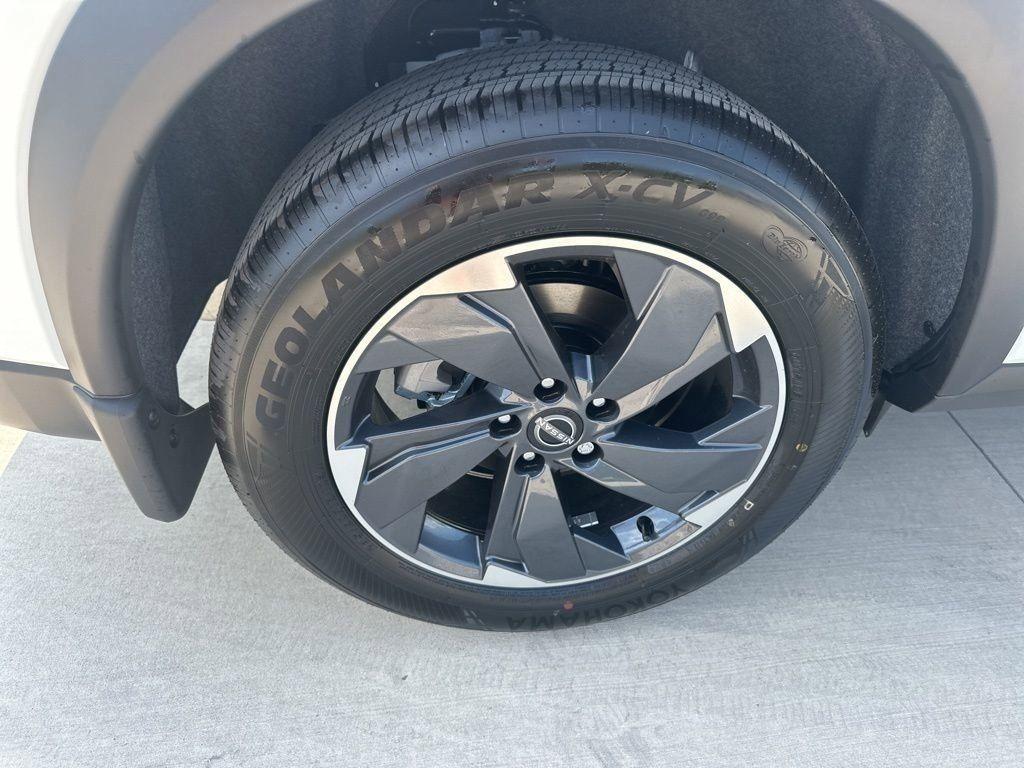 new 2025 Nissan Rogue car, priced at $33,519