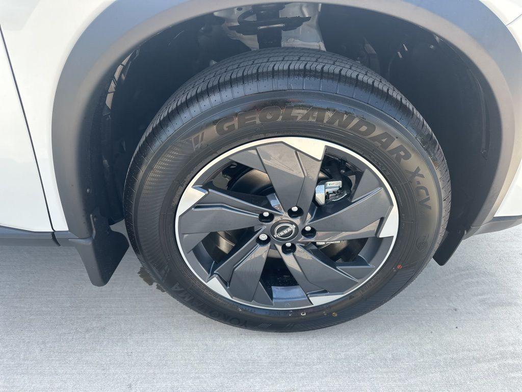 new 2025 Nissan Rogue car, priced at $33,519