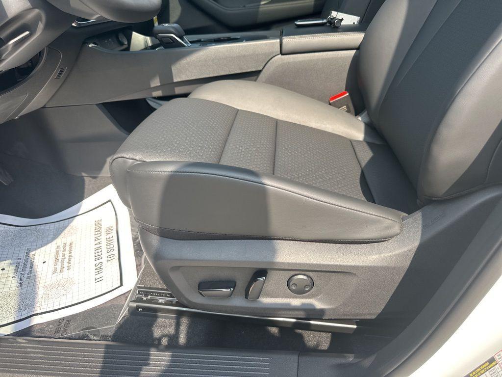 new 2025 Nissan Rogue car, priced at $33,519