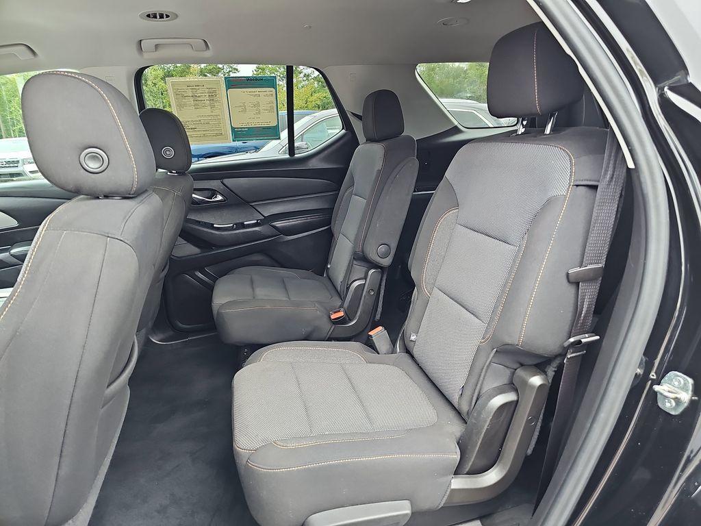 used 2021 Chevrolet Traverse car, priced at $22,900