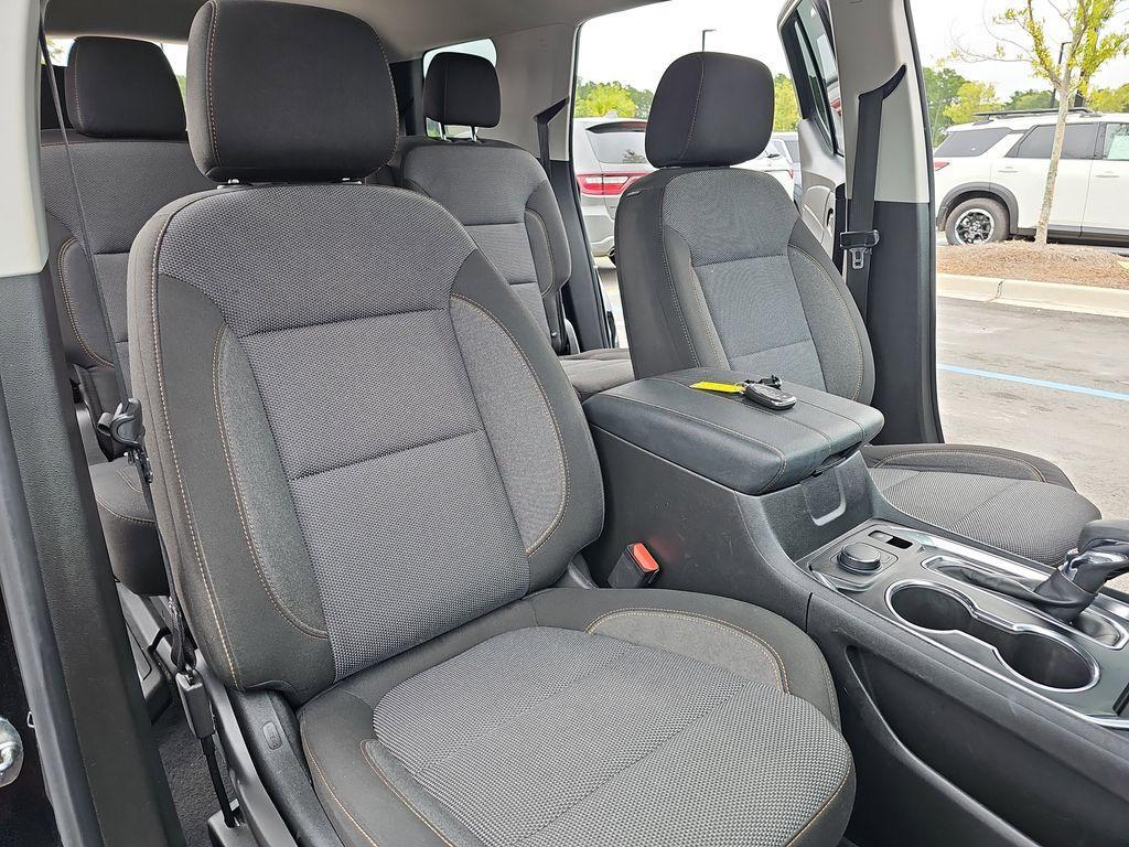 used 2021 Chevrolet Traverse car, priced at $22,900