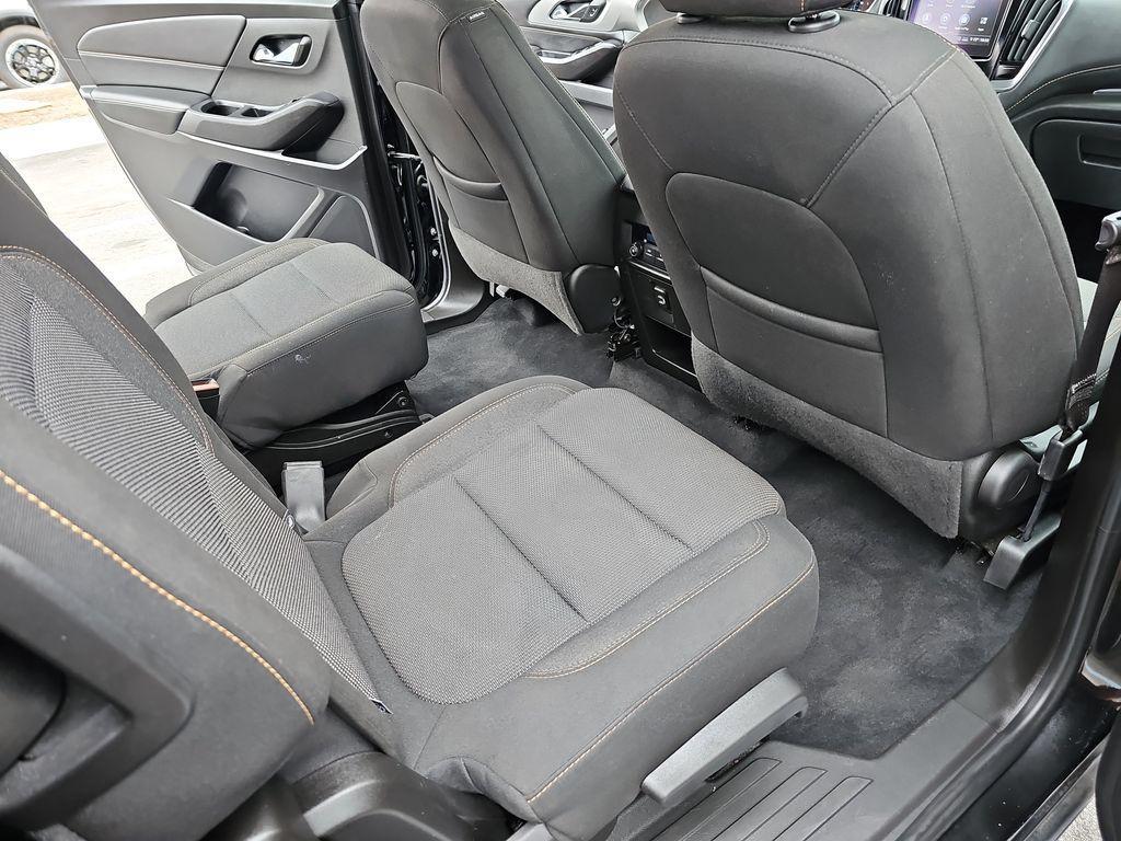 used 2021 Chevrolet Traverse car, priced at $22,900