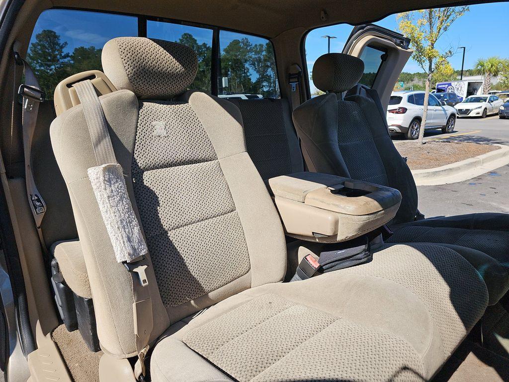 used 2002 Ford F-150 car, priced at $5,800