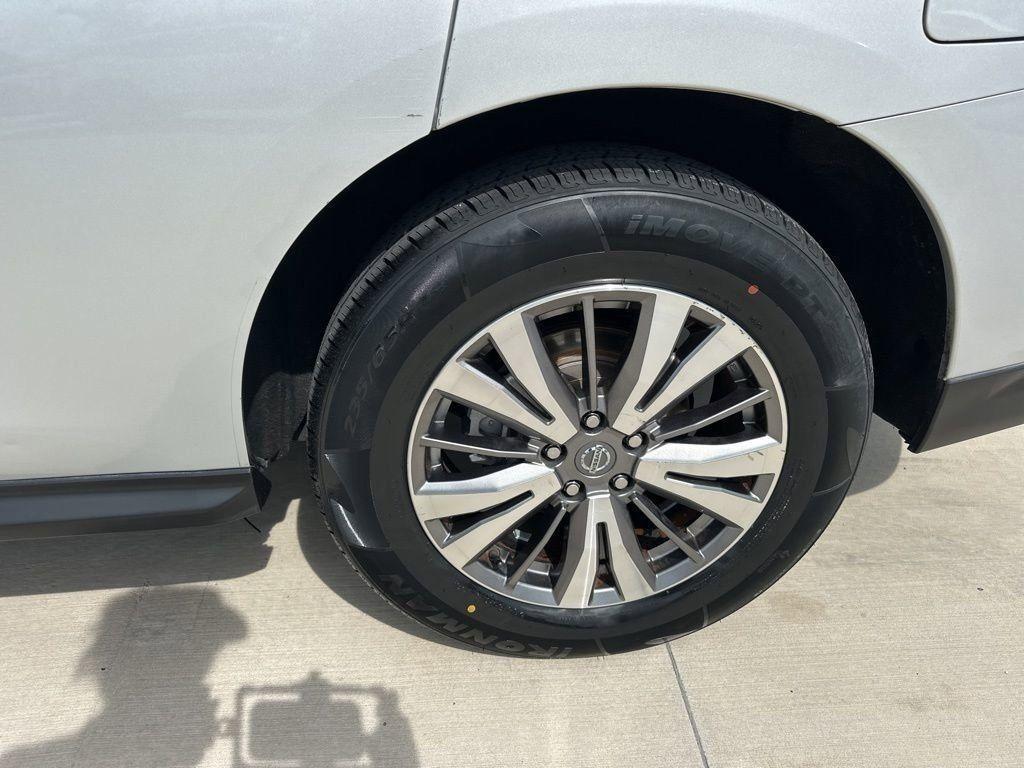 used 2020 Nissan Pathfinder car, priced at $13,800