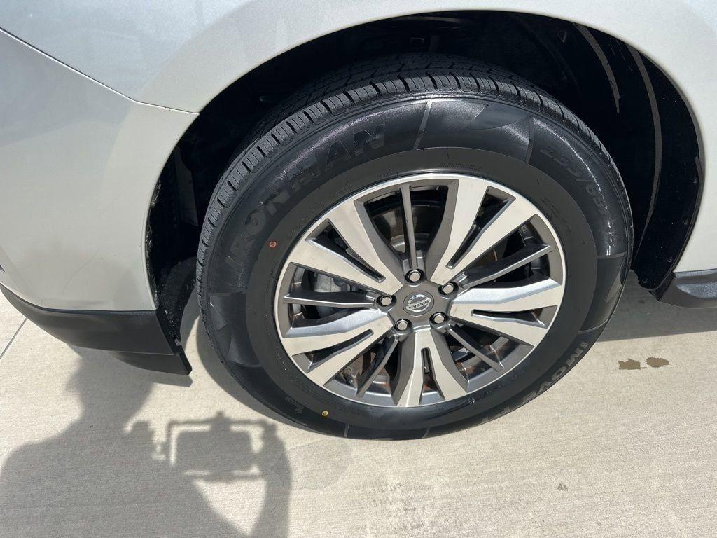 used 2020 Nissan Pathfinder car, priced at $13,800