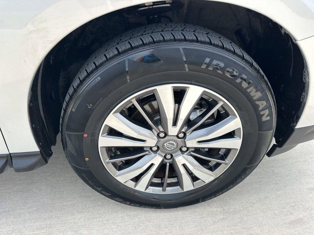 used 2020 Nissan Pathfinder car, priced at $13,800