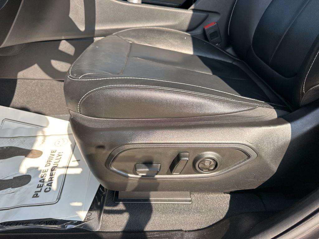 used 2023 Jeep Grand Cherokee L car, priced at $32,200