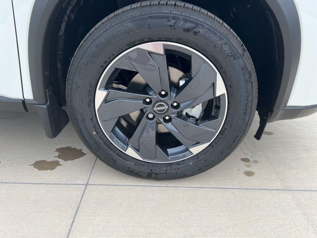 new 2025 Nissan Rogue car, priced at $32,886