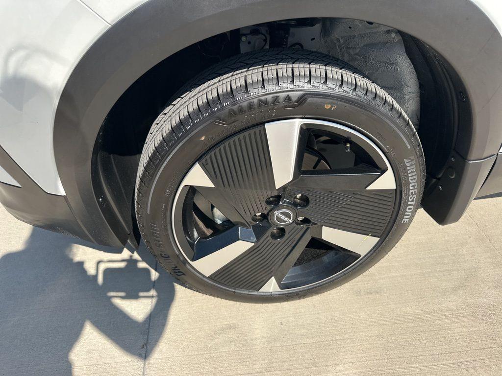 new 2025 Nissan Kicks car, priced at $28,259