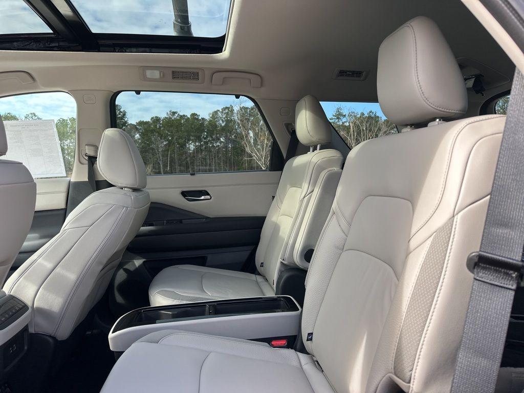 new 2025 Nissan Pathfinder car, priced at $48,690