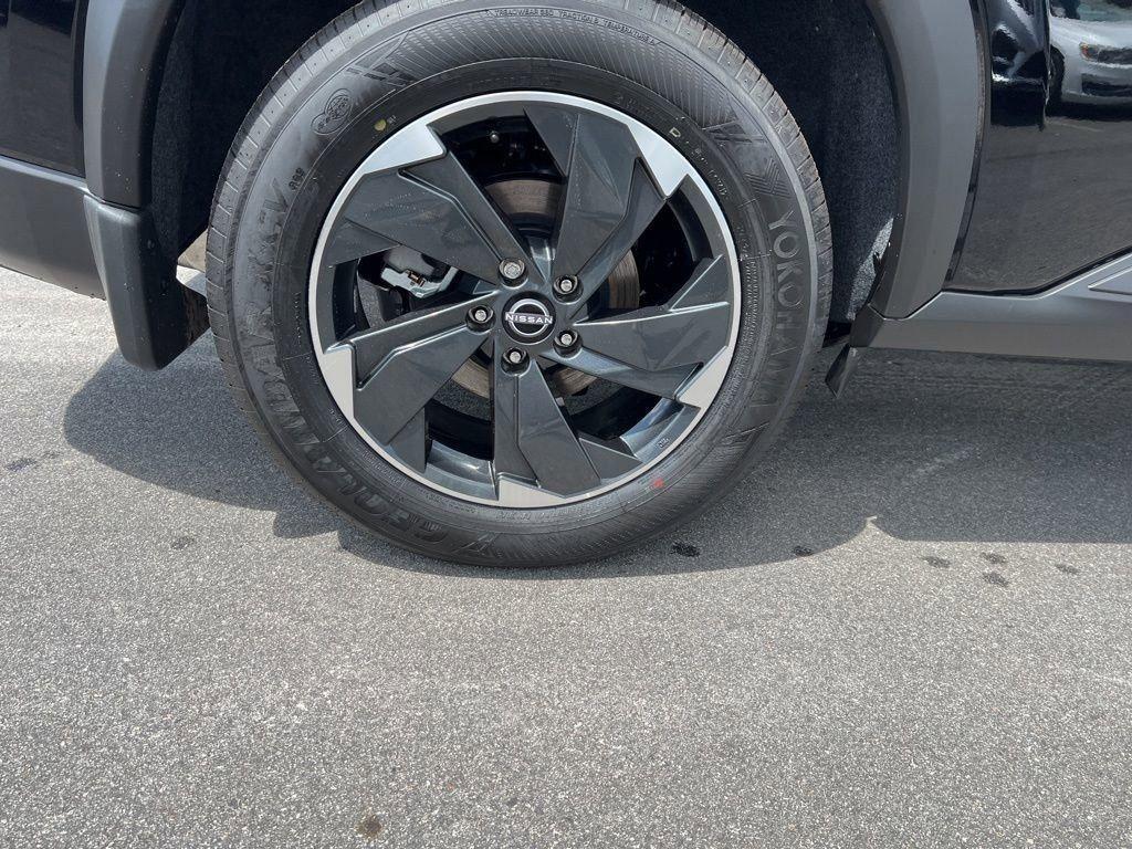 new 2025 Nissan Rogue car, priced at $32,403