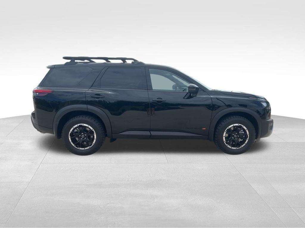 new 2025 Nissan Pathfinder car, priced at $43,967