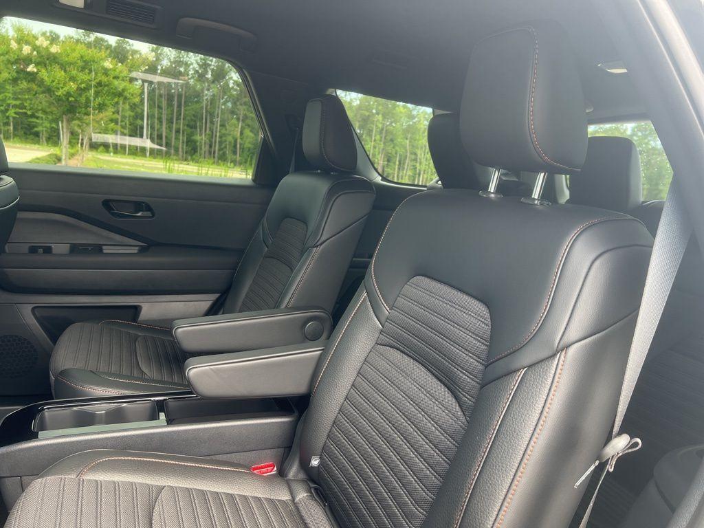 new 2025 Nissan Pathfinder car, priced at $43,967