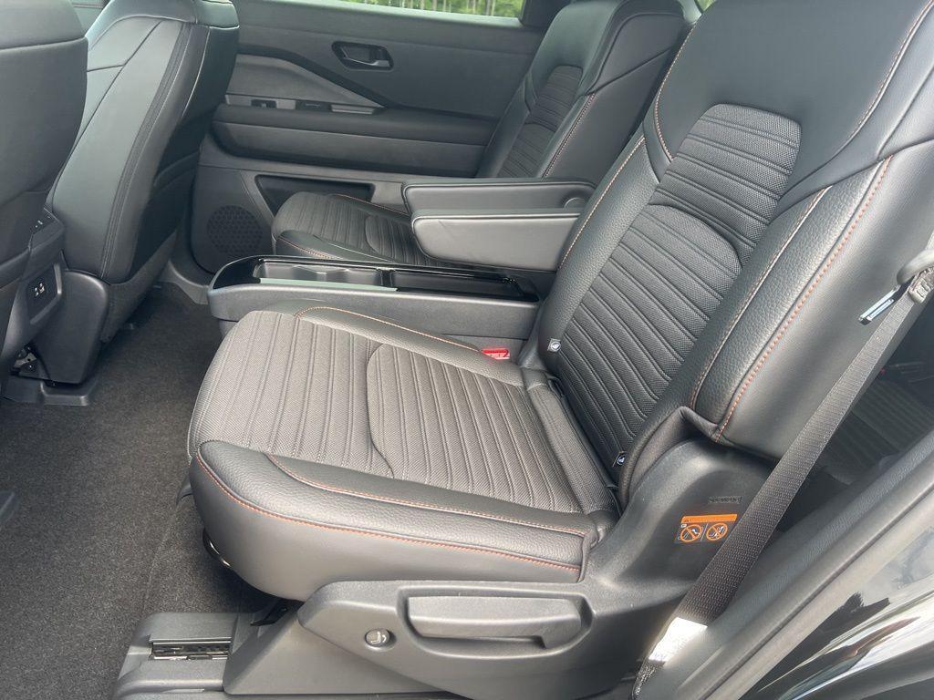 new 2025 Nissan Pathfinder car, priced at $43,967