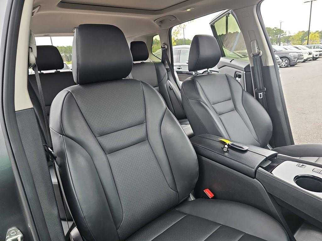 used 2024 Nissan Rogue car, priced at $26,100