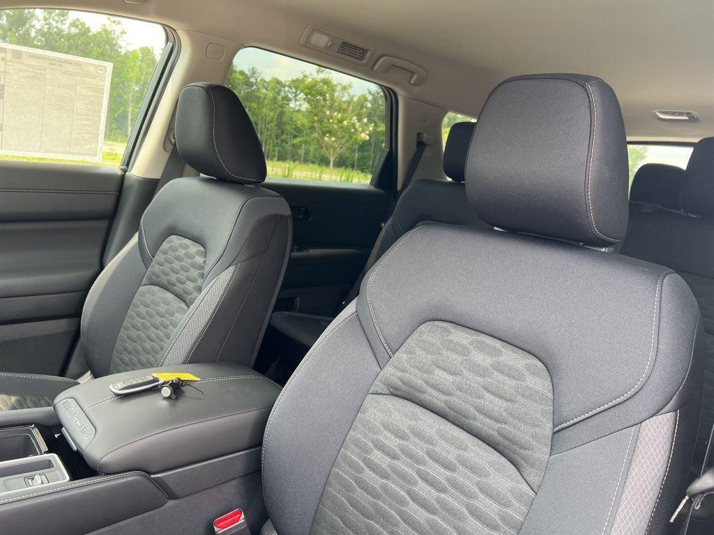 new 2025 Nissan Pathfinder car, priced at $39,484