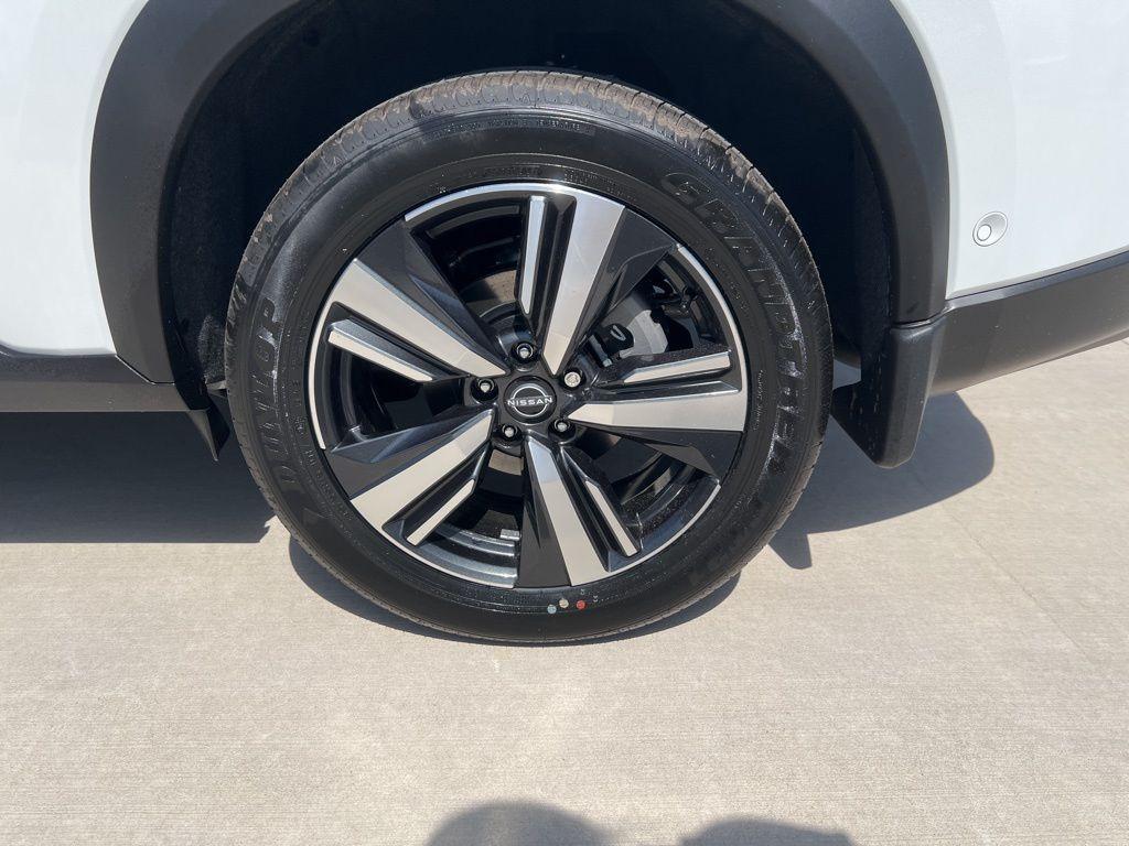 new 2025 Nissan Rogue car, priced at $40,802