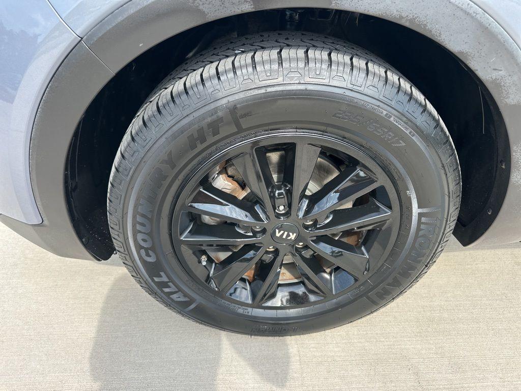 used 2020 Kia Sorento car, priced at $13,700