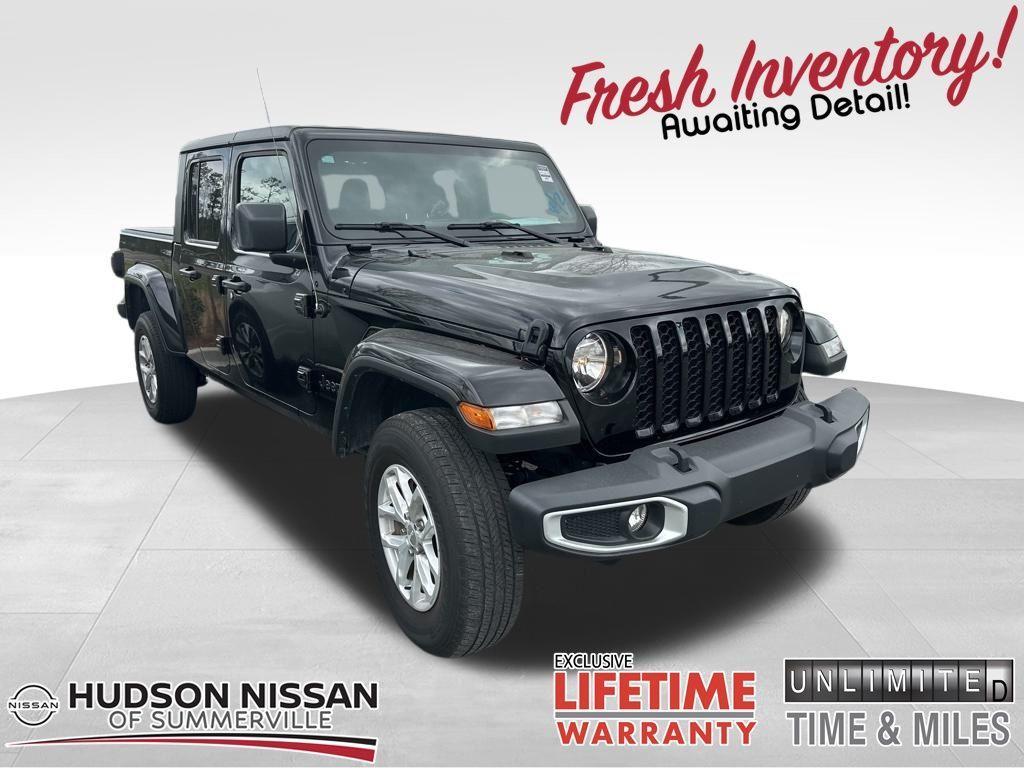 used 2023 Jeep Gladiator car, priced at $32,922
