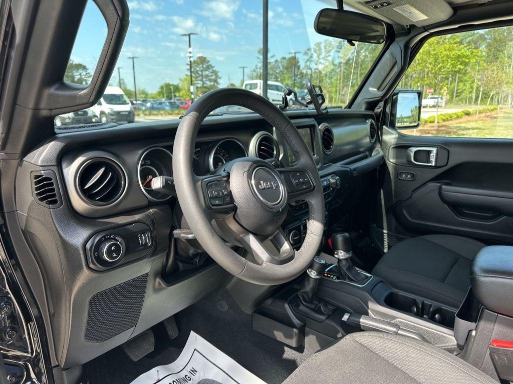 used 2023 Jeep Gladiator car, priced at $30,868